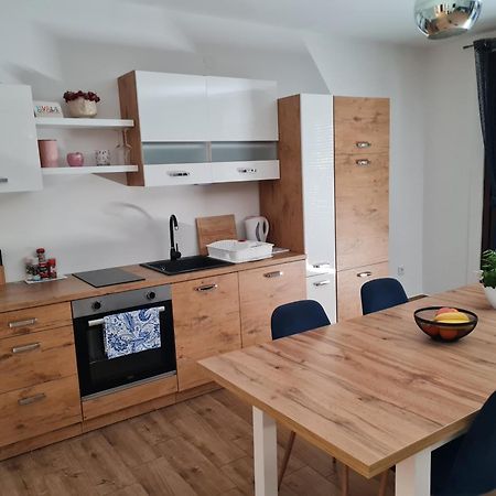 Old Town Road Apartment Karlovac Exterior photo